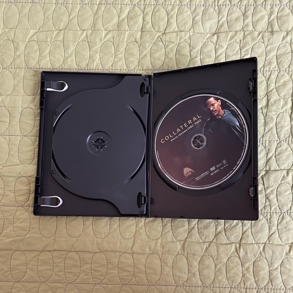 EUC This “Collateral” DVD is a 2-Disc Set neo-noir action thriller film, 2004 - Picture 4 of 6
